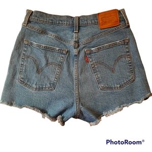 LEVI’S women’s blue jeans short, size 29